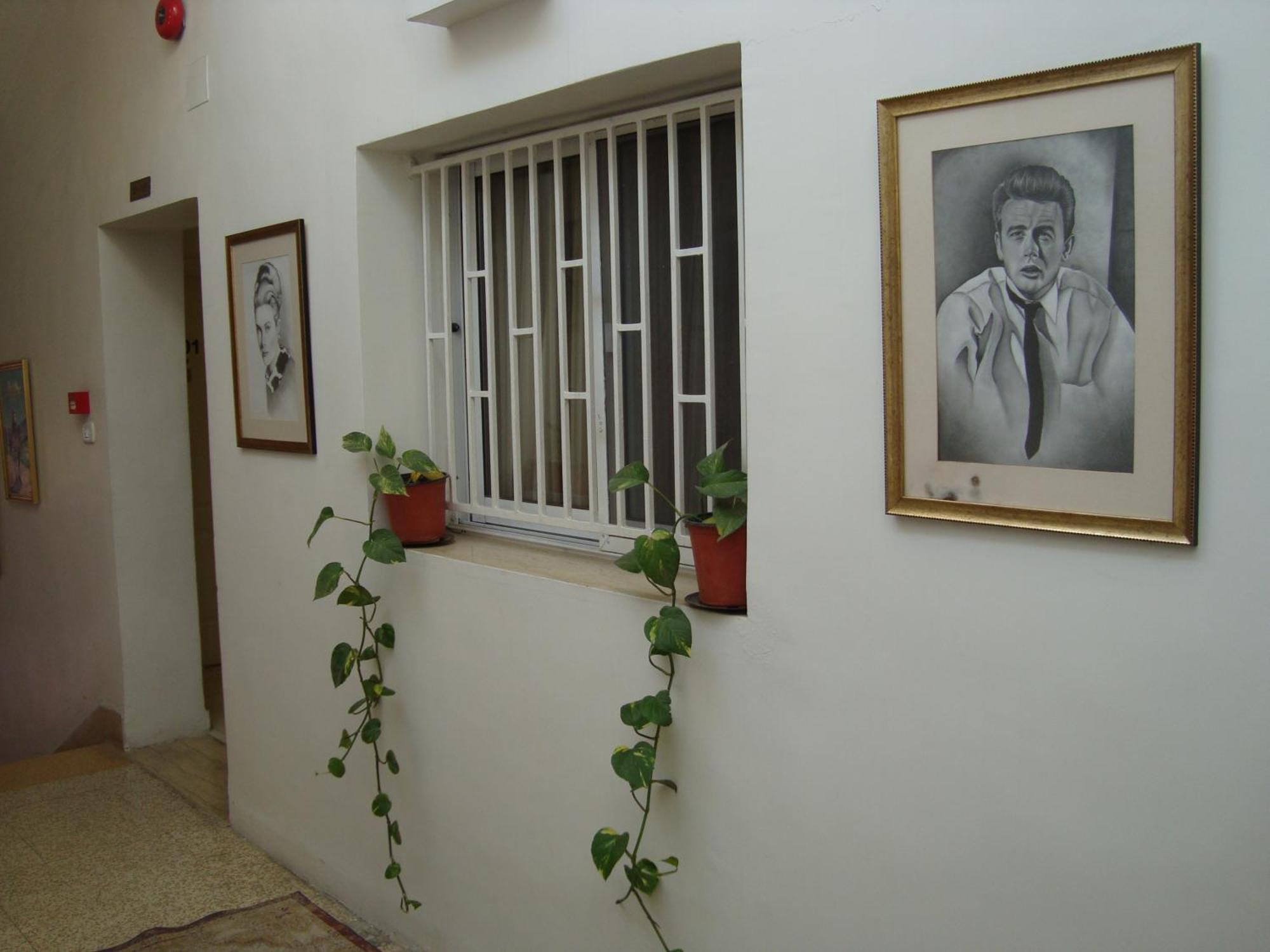 Gallery Hotel Amman Esterno foto